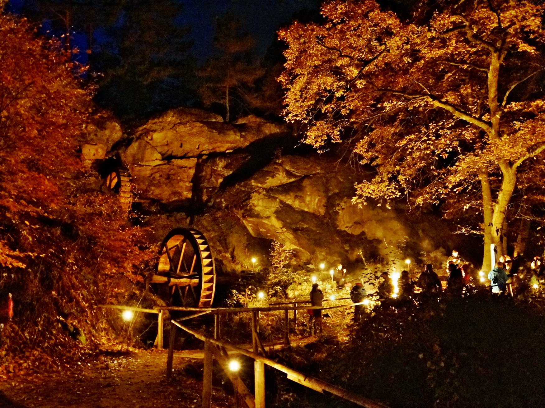 Romantisches Event mit Itzenplitz und Kunze an der erleuchteten Regensteinmühle(Foto: Manuel Fietkau)