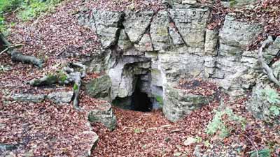 Die Burghöhle