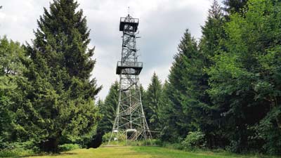 Der stählerne Aussichtsturm auf dem Poppenberg