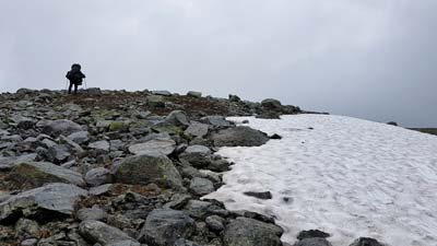 Ein harter Tag zwischen Felsen, Schneefeldern und Regen