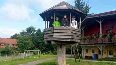 Spielturm auf der Ziegenalm in Sophienhof