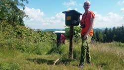 Anja am Wandernden Stempelkasten "Hexenbankweg Hahnenklee"